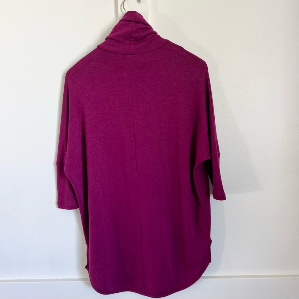 Madison & Berkley Berry Oversize Turtleneck Top XS - Picture 5 of 10